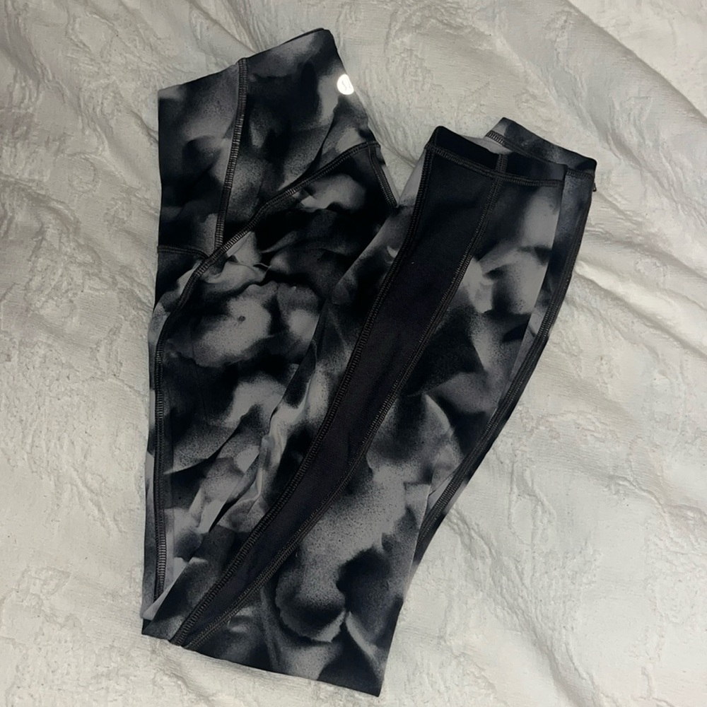 Lulu lemon patterned leggings